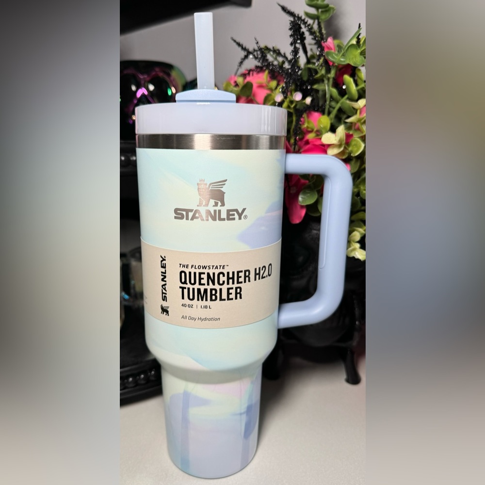 ✨🆕 Stanley The Clean Slate Cool Serene Brushstrokes 40 oz Quencher Tumbler